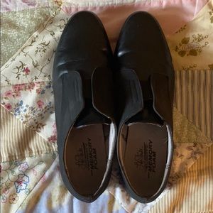 Black Lifestride memory foam shoes